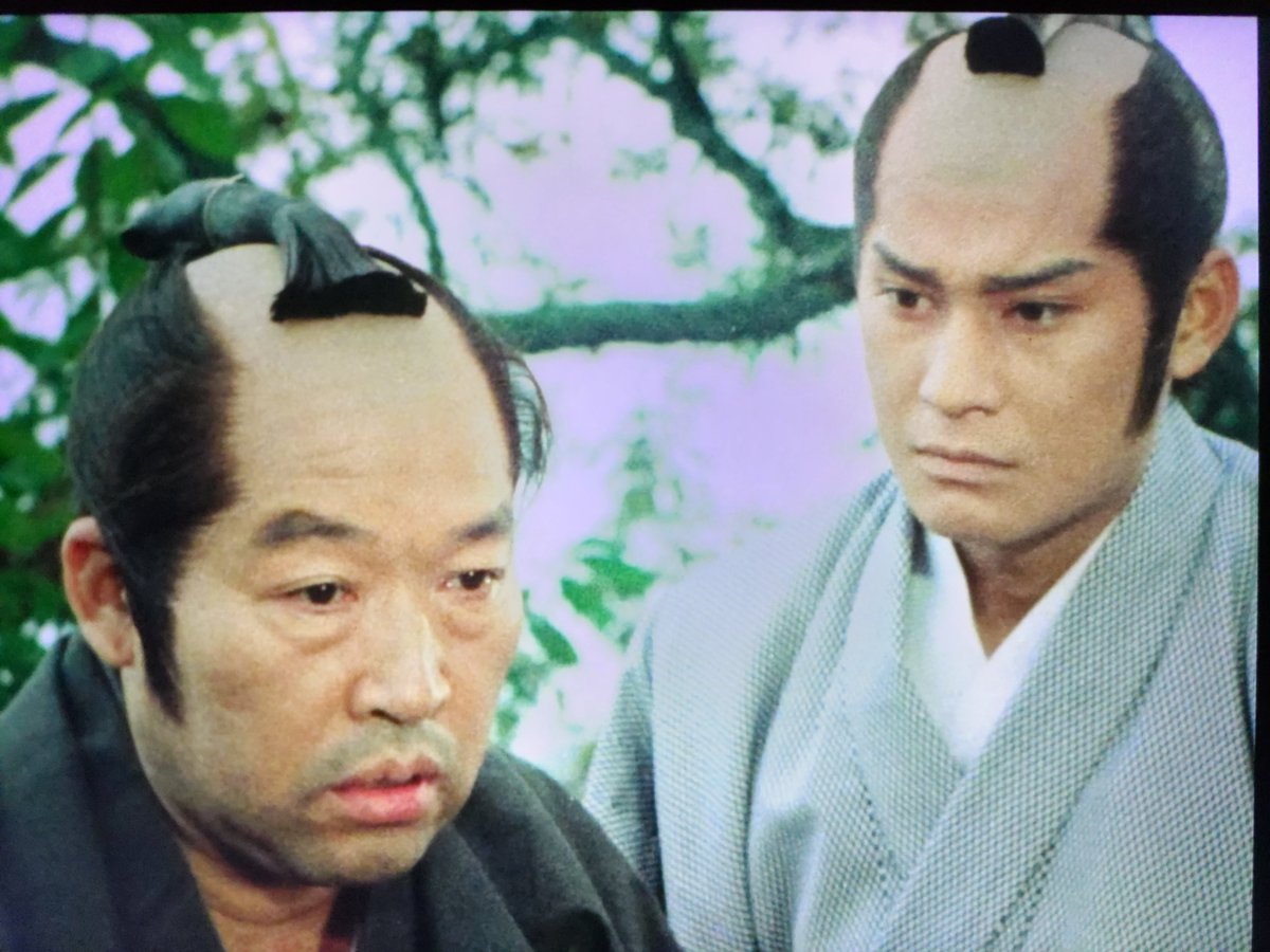 FYxsLyZlXs56281's tweet photo. 吉宗評判記　暴れん坊将軍
９４話

２５年も真面目に勘定奉行所で働いていた六兵衛（谷村昌彦さん）なぜか突然３００両を持ち逃げしてしまうも…実は裏金だった！イヤ裏金簡単に取られ過ぎでしょう(°Д°) https://t.co/vZIEsDZk1q