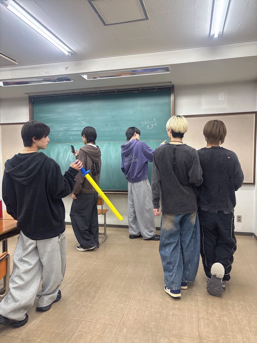 GRIPHAGE_info's tweet photo. 教室グリファージュ
#GRIPHAGE #ぐりふぁの交換日記
#竹内雄大 https://t.co/5L2hka5OWf