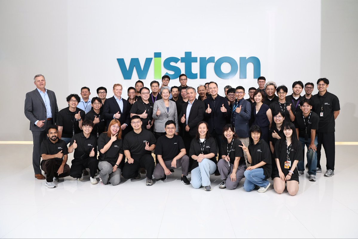 LisaSu's tweet photo. Always wonderful to be back in Taiwan spending time with our customers and partners this week.  Thank you for the warm welcome and the tremendous partnership! https://t.co/zUhSMhZZu4