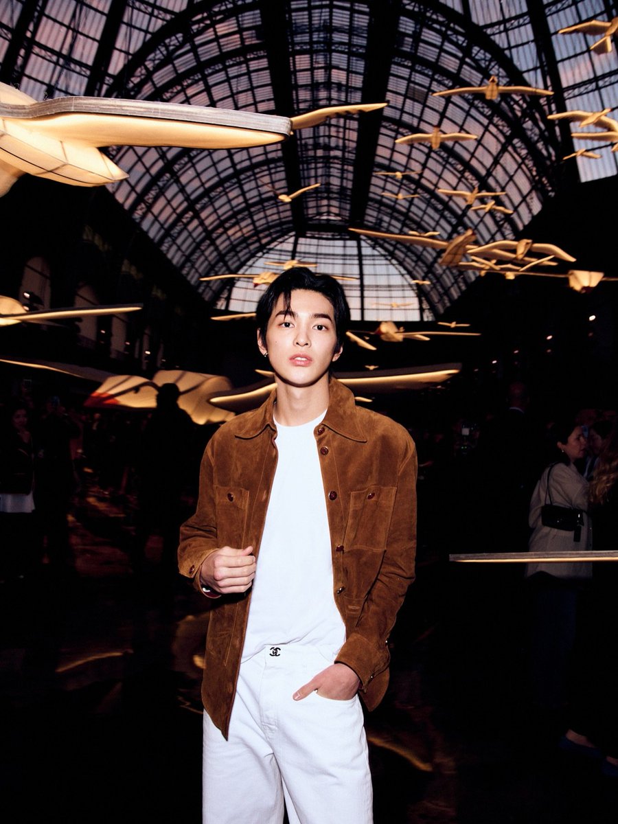 zhaoyufancokr's tweet photo. Chanel Boy✨

#KEONHOxCHANELSS27
#CHANELSpringSummer
#KEONHO @CHANEL https://t.co/uZgWzw6q29