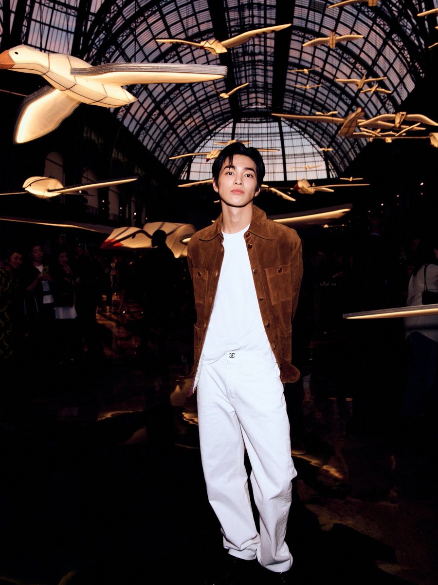 zhaoyufancokr's tweet photo. Chanel Boy✨

#KEONHOxCHANELSS27
#CHANELSpringSummer
#KEONHO @CHANEL https://t.co/uZgWzw6q29