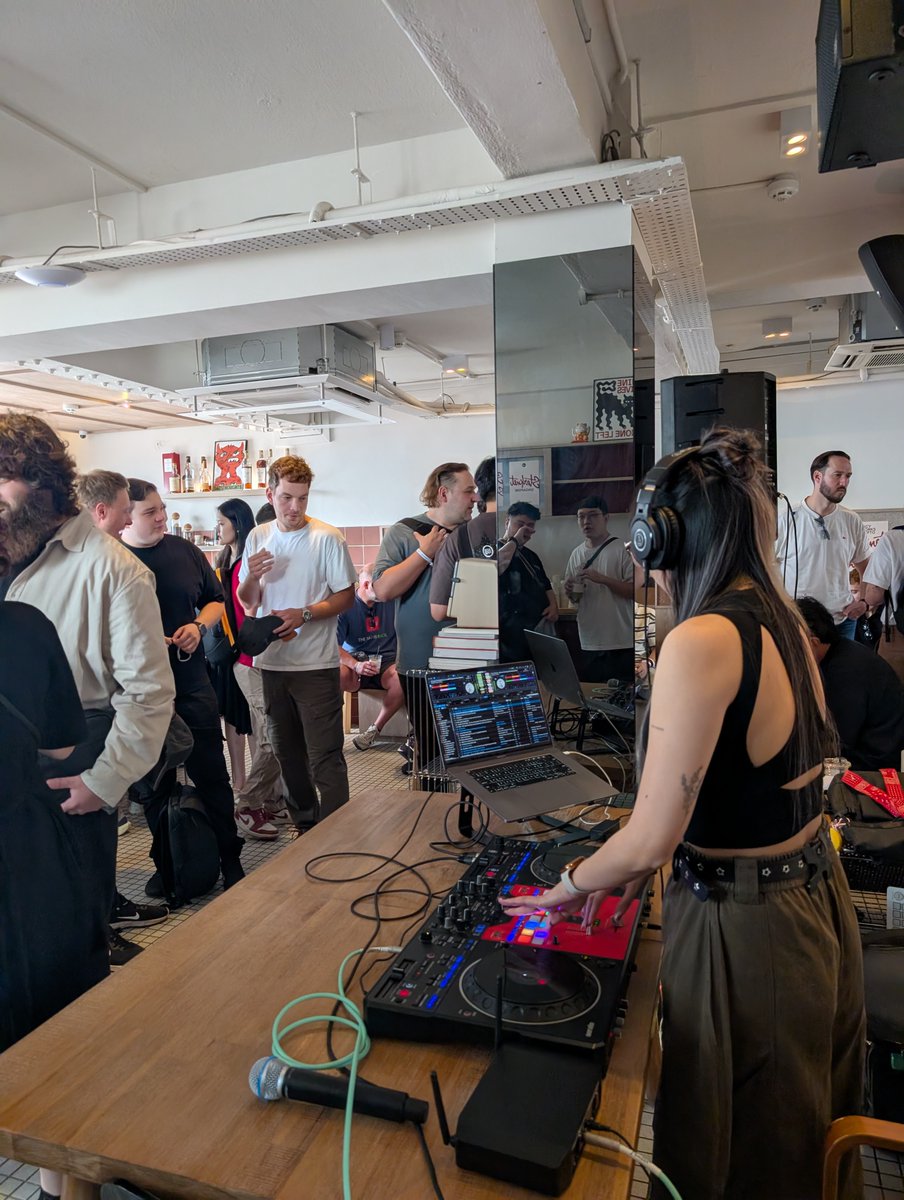 Starknet's tweet photo. The vibes were immaculate.

Scenes from the Starknet Coffee Rave. https://t.co/orH0F07XL2