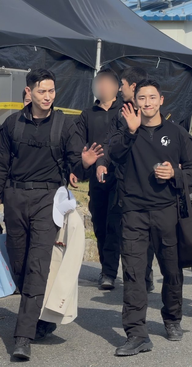 from_forest__'s tweet photo. 멋쨍이 형아 따라 놀러 나온 막내동생 같넼ㅋㅋㅋㅋㅋㅋㅋㅋㅋㅋㅋㅋ왜 이렇게 햅삐캣인데 창균아ㅋㅋ
귀여워 죽긋넼ㅋㅋㅋㅋㅋ

#임창균 #김영대 #96즈 https://t.co/BI0gifEZ76