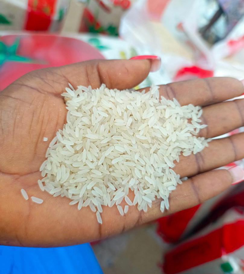 Morris_Monye's tweet photo. LAPO baby is back to selling rice (Rich man pikin no dey sell rice) 

50kg is N68,000
25kg is N35,000

Anywhere in Nigeria, free delivery to your state. 

Just send a dm and we will send the rice to you

Please help retweet.. 🙏 https://t.co/N1m4bc5YU5