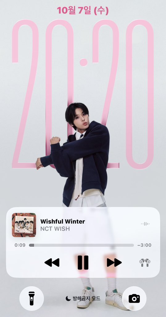 imkuiia's tweet photo. 위시풀윈터의 계절이 오고잇다・・
이거 들으면 그냥 감성 타게됨 https://t.co/V4R8dwCpj7