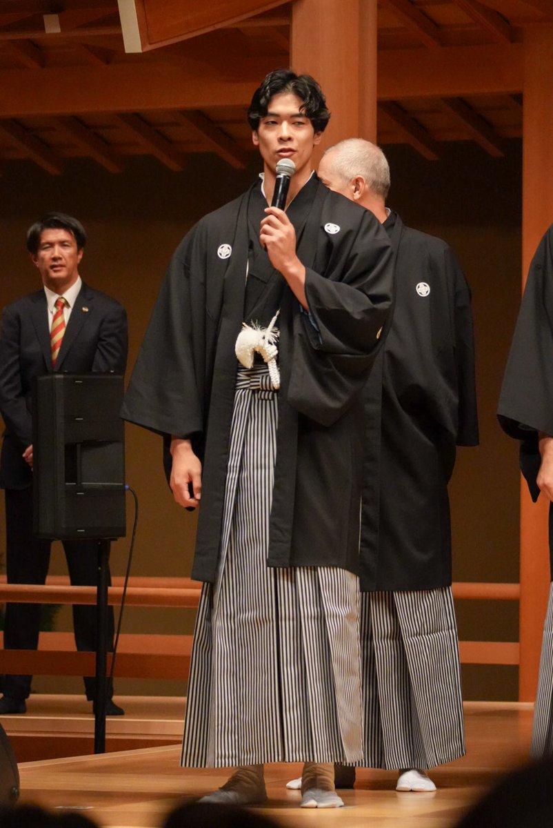 sss_vl222's tweet photo. 2026.10.7 新体制発表会
🚩名古屋能楽堂

宮浦さんの紋付袴集 part2

#宮浦健人 選手
#ウルフドッグス名古屋 https://t.co/KQsbKGu1AY