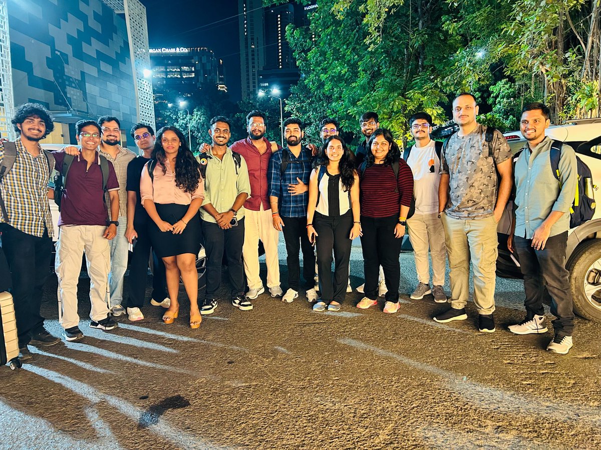 browserstack's tweet photo. Whiteboard plans by day, team dinners by night. Another cadence week with the people building BrowserStack 🧡

#LifeAtBrowserStack #PeopleOfBrowserStack https://t.co/uqCnzimYSI
