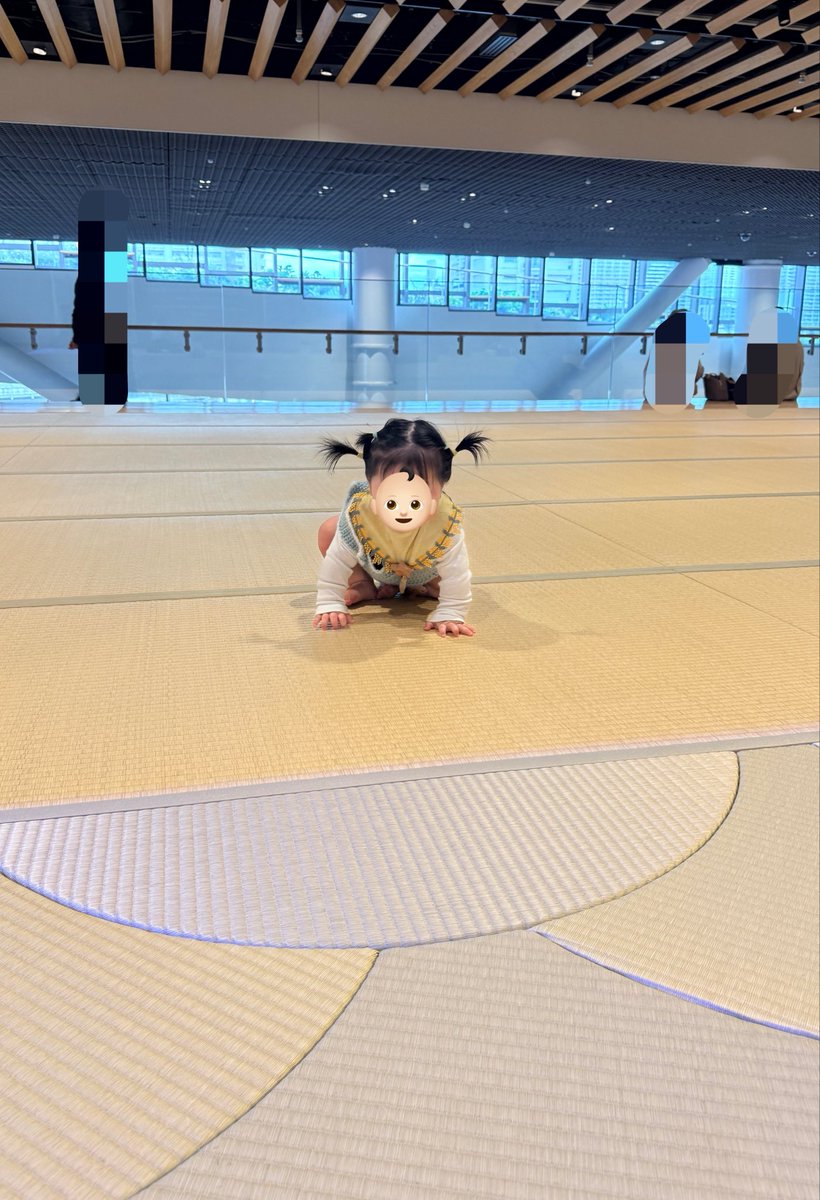 nnk_1129's tweet photo. 今日はraraちゃん @rarararururu___ とNEWMAN高輪と念願のTATAMIに行ってきた〜！
GARDEN HOUSEでランチしたんだけど、離乳食メニュー充実しててとてもよかった🥹💕

前回はキッズスペースで飛行機しかできなかったのに、今日は段差を超えたりハイハイしてて成長を感じた😭

沢山話せて楽しかった〜🫶 https://t.co/k1aNvTKayu