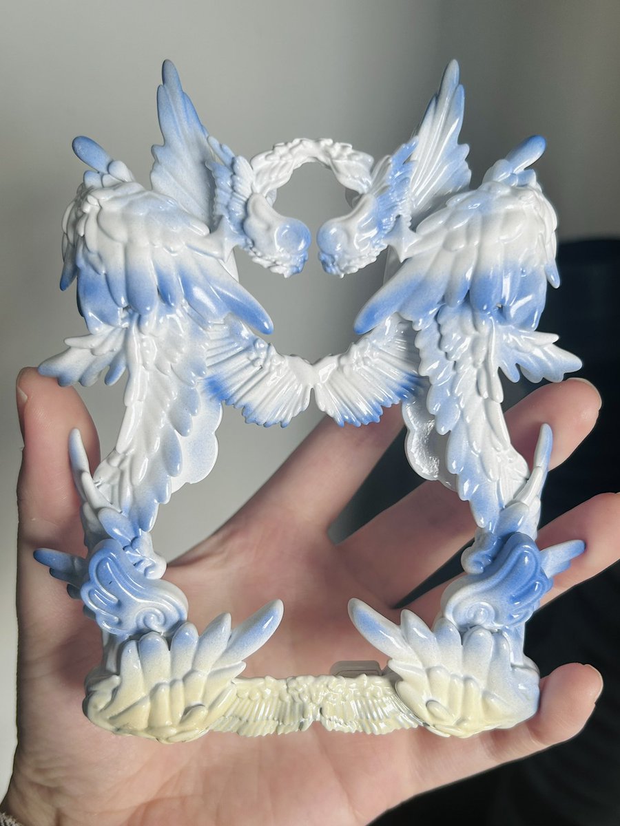 nirohsy's tweet photo. 今回の #TCM2 のために作った特別塗装版の3Dトレカケース https://t.co/5B2r3vuPSD