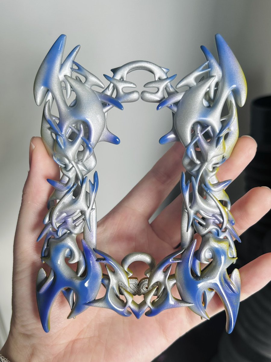 nirohsy's tweet photo. 今回の #TCM2 のために作った特別塗装版の3Dトレカケース https://t.co/5B2r3vuPSD