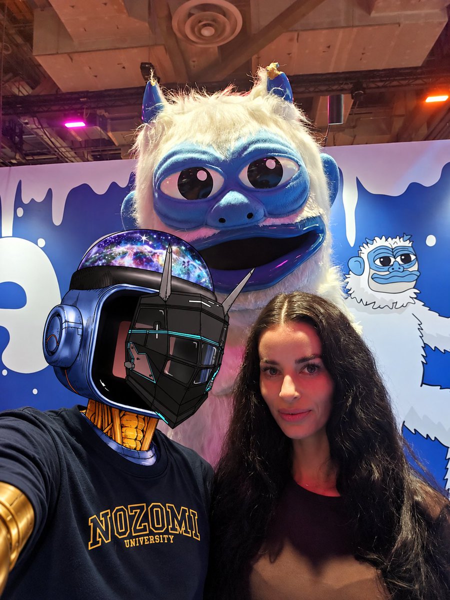 Cleverman_Alex's tweet photo. Me and @playmatejaylene at the Sui Basecamp with @lofitheyeti https://t.co/0k8bONlrlb