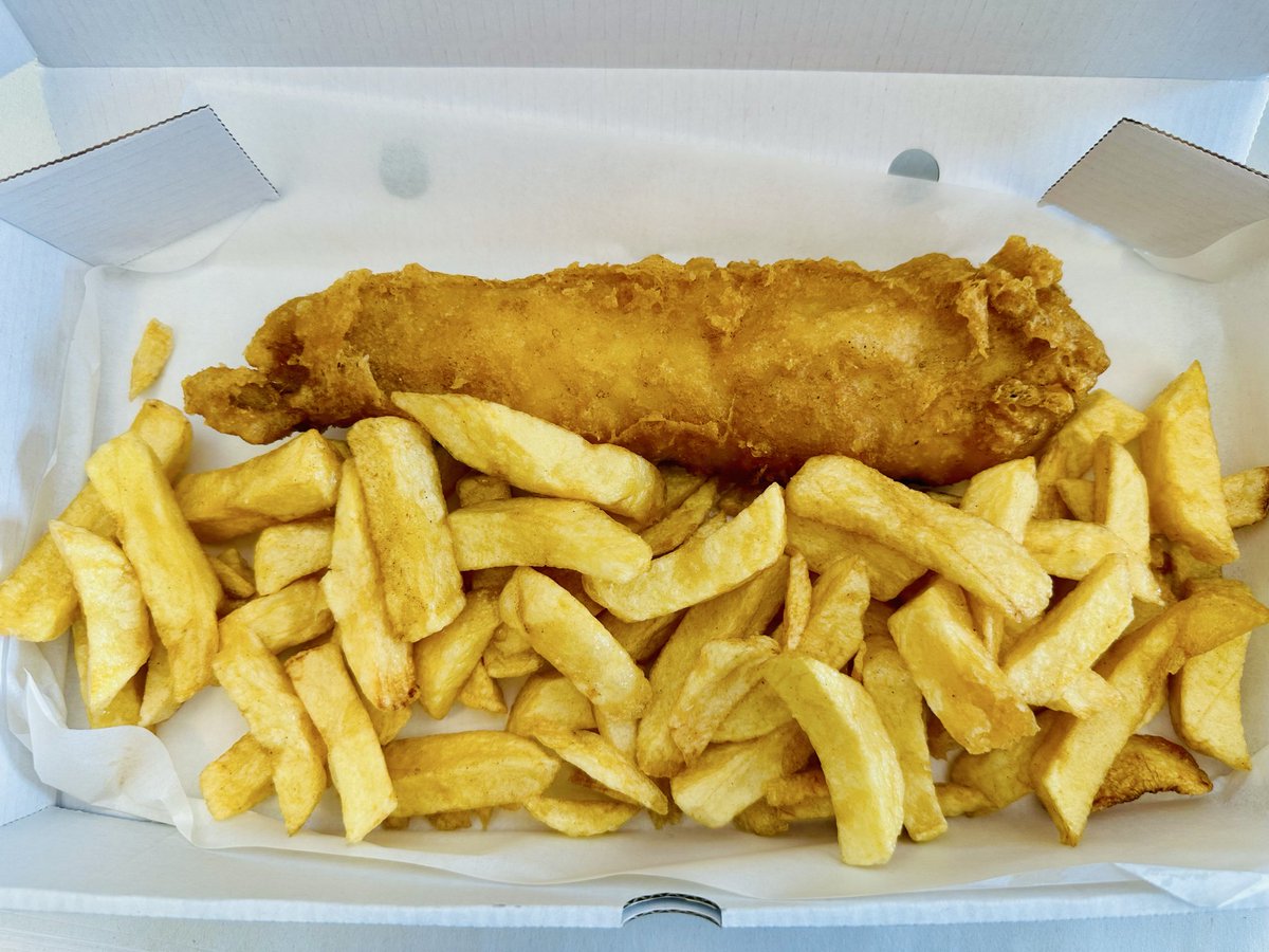 lukestradfish's tweet photo. We are incredibly grateful to receive another 5 ⭐️⭐️⭐️⭐️⭐️ review
today! Your support means the world to us 💙
We look forward to welcoming you
🐟Lunch 12-1.30 pm
🐟Dinner 5-8 pm
#fishandchips #papwortheverard #welovesouthcambs #fyp #cambridge #lovebritishfood #shoplocal https://t.co/bwI28P97A6