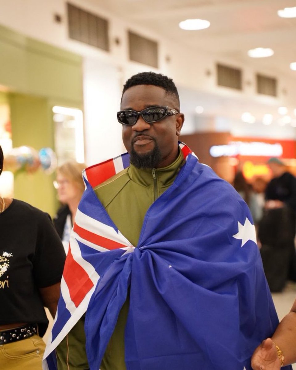 WONDERBERKOH's tweet photo. Australia, The landlord is active. https://t.co/0vWSXPRaF1