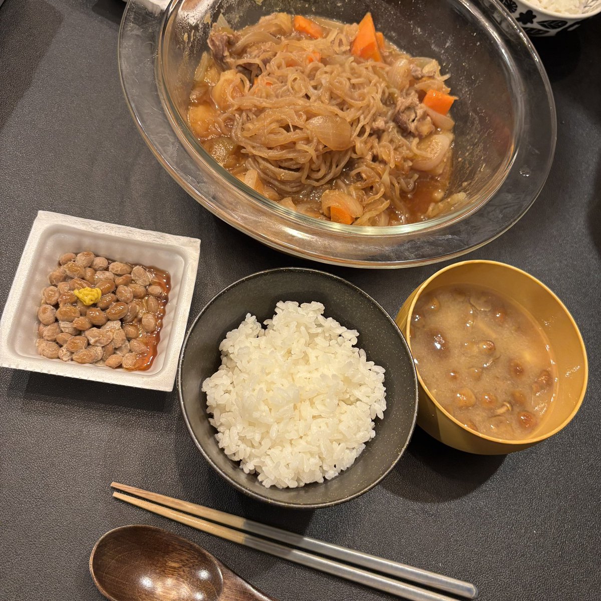 omotigayaseru's tweet photo. 夕食🍽️

肉じゃが
納豆
ナメコと豆腐の味噌汁
ご飯

肉じゃがは適量取って残りは明日🤲
美味しく食べて体力回復✨

今日も１日お疲れ様でした🙇‍♂️

#ダイエット垢さんと繋がりたい
#ダイエット仲間募集中 https://t.co/rfigNoSj0H