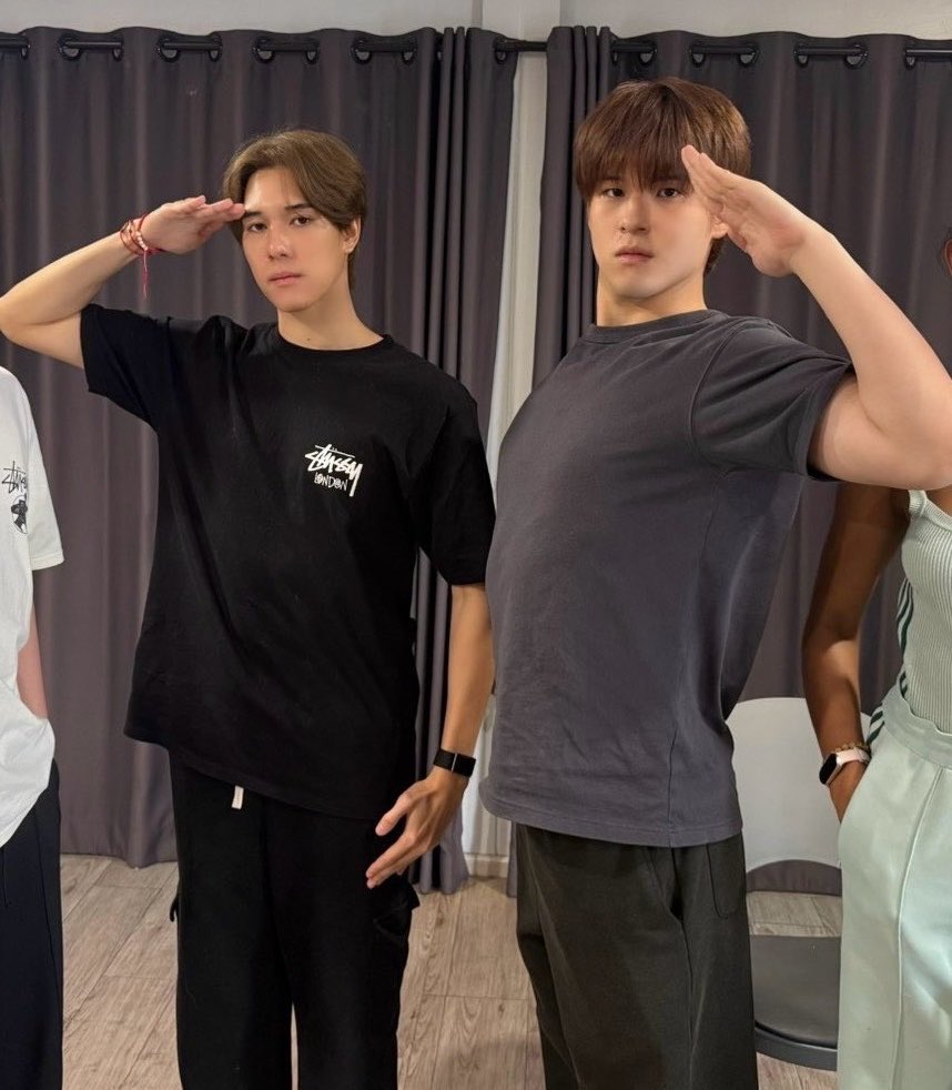 skynanislays's tweet photo. EVERYONE WAKE UP OMFG MY PAOHAN https://t.co/PCdfSie93x