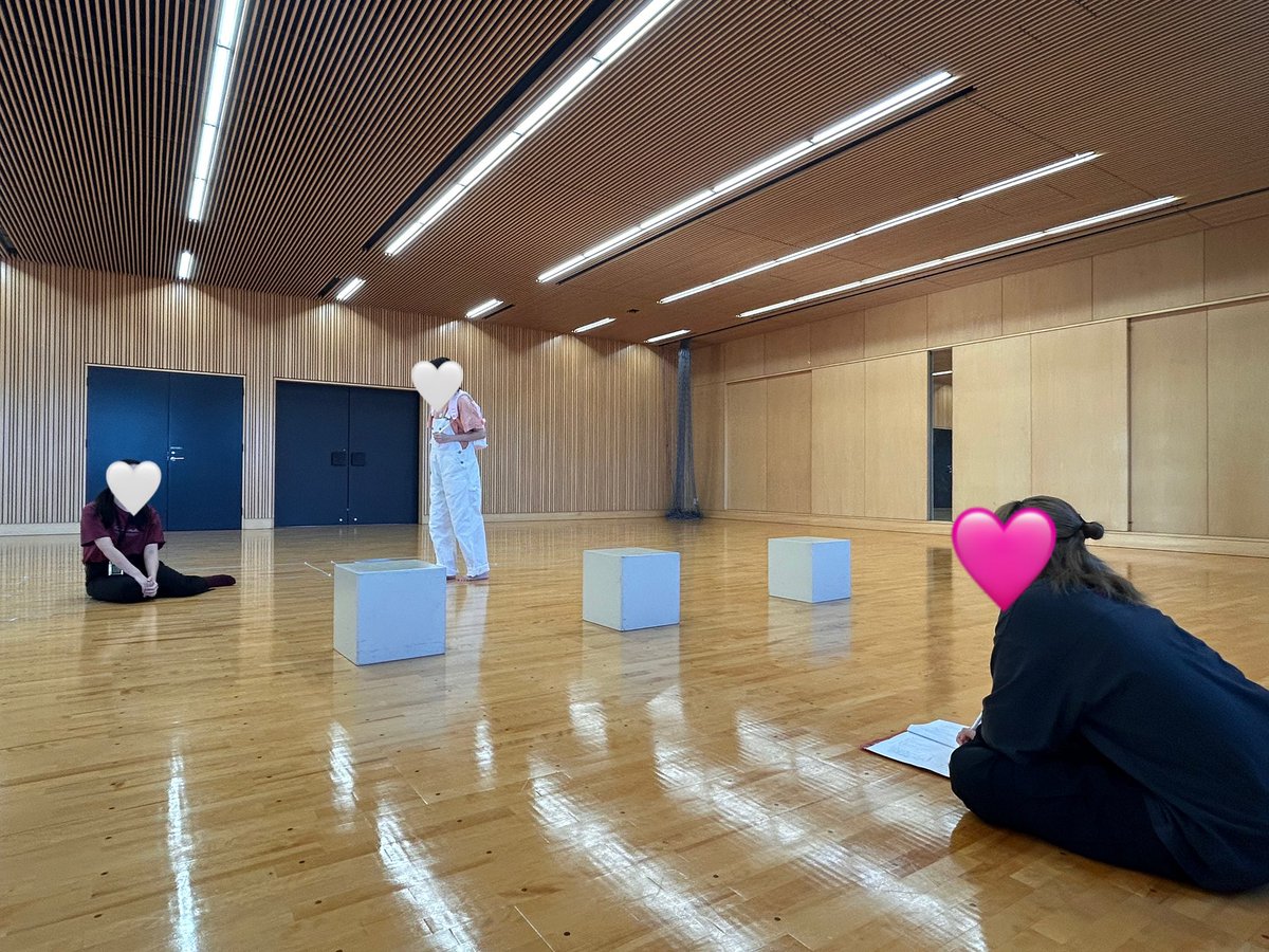 engeki_kwu's tweet photo. 🍀おるてん便り✉️

上演まで3週間を切りました😮
細かい動きまで調整していきます！
音響照明チームの作業風景も添えて🤌

🍀10/24・10/25 『幸便に託して』
✉️ご予約はこちらから！
▷https://t.co/8ML5qWf1HV

#劇団オルテンシア
#おるてん便り https://t.co/RZyFOR65Op