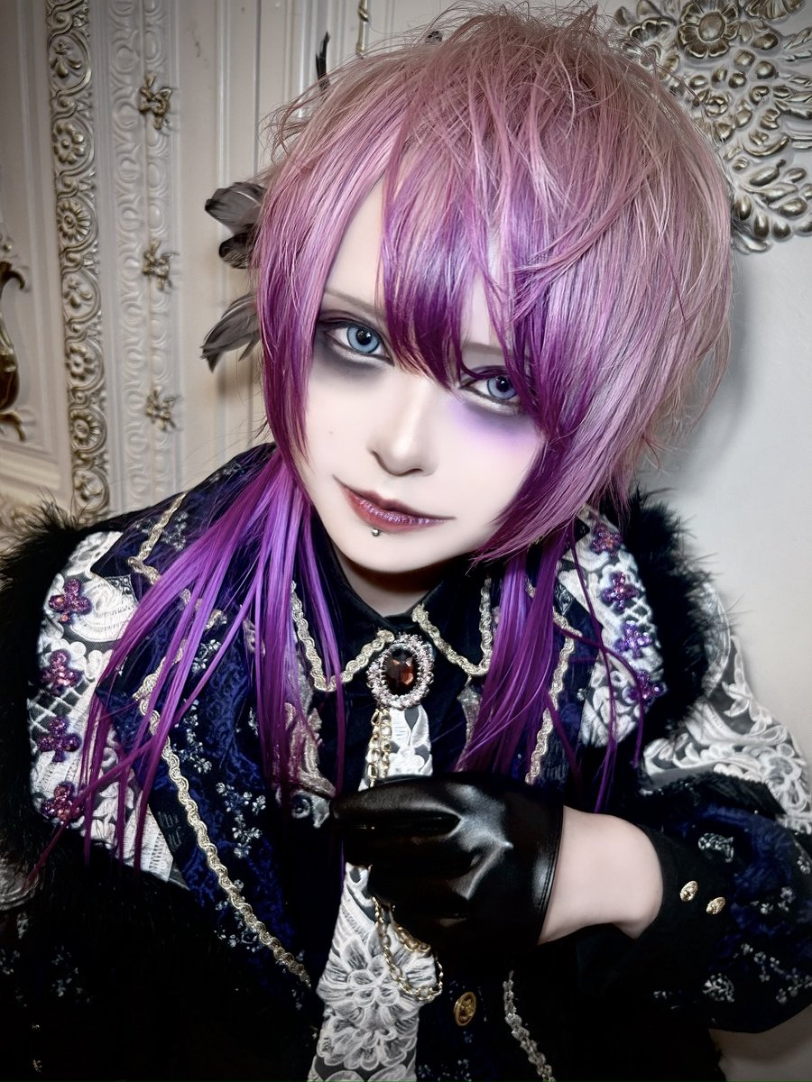 Lemu_M_i_M's tweet photo. 本当に何があったんだよ

←前                                  今→ https://t.co/ftcLQfnAL1