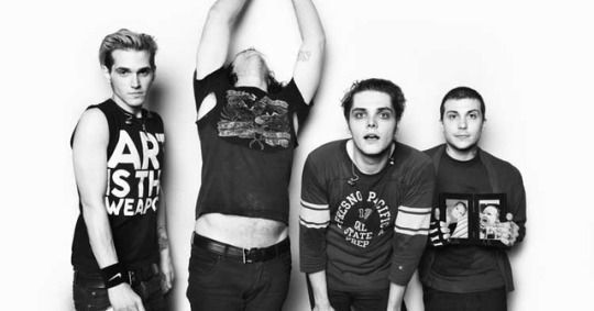 getupcwrdmp3's tweet photo. i really like this photoshoot they all look like wrung out wet kittens https://t.co/VlSnVBbRl7