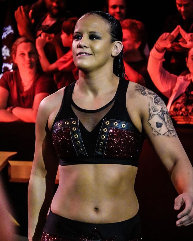 AMari552's tweet photo. Happy Wednesday Baszler 
Queen of Spades 👑⚔️♠️ 
@QoSBaszler https://t.co/O8eU1ROFtR