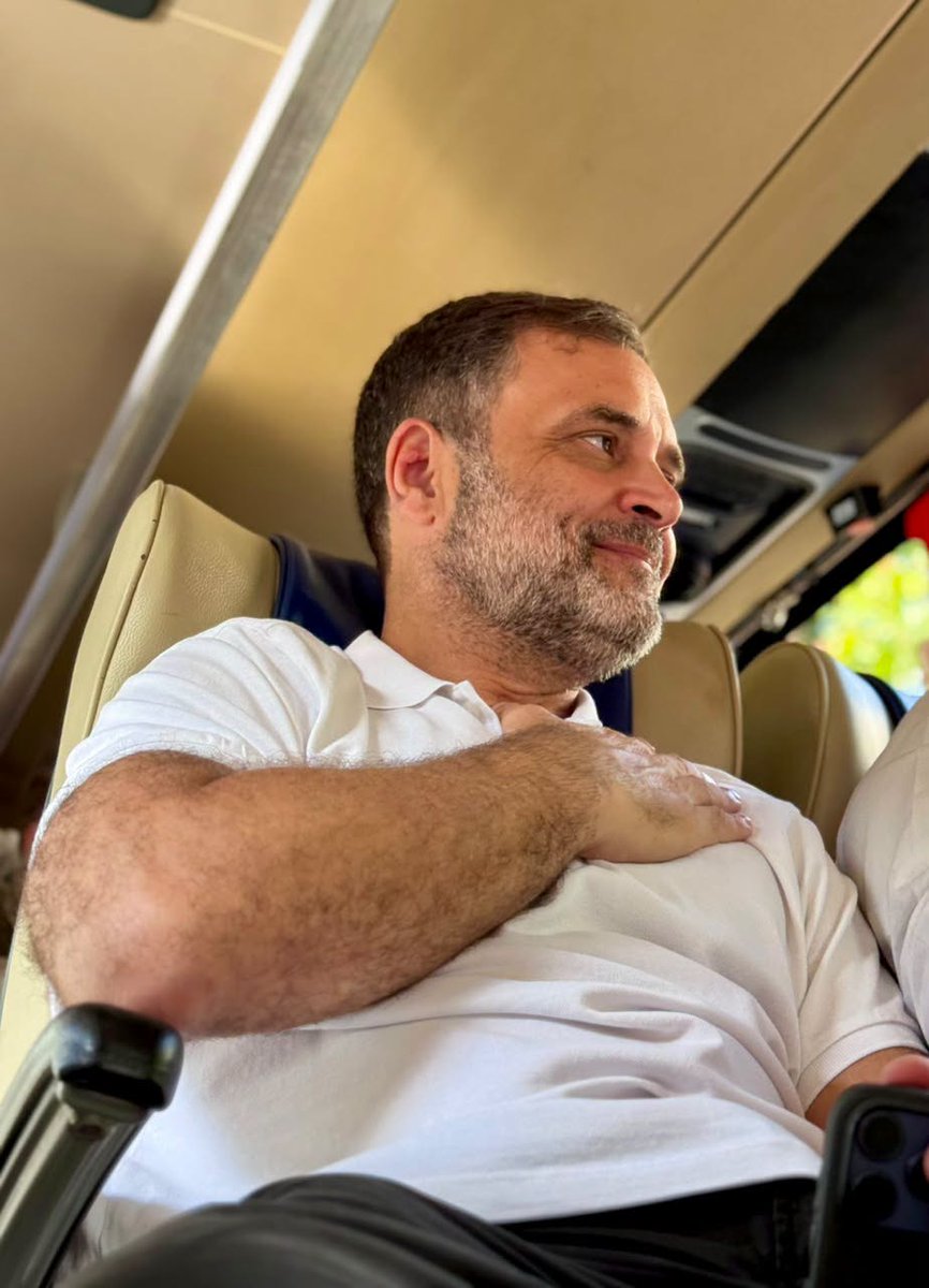 NadeemjavedINC's tweet photo. INDIA जंतर-मंतर पर उतर रहा है, अब आवाज़ दबने वाली नहीं है।
जनता की मांग साफ है, ज्ञानेश कुमार को इस्तीफा देना होगा। https://t.co/KyiRvj1rm7