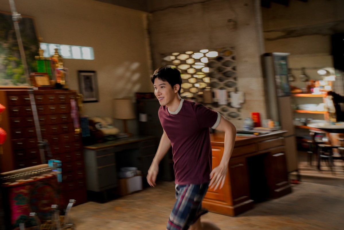 IVSBDragon's tweet photo. Q.3 จะวิ่งไปไหนก็ได้แต่อย่ามาวิ่งวนในใจพี่ก็พอ😆

#TheInvisibleDragon
#GMMTV 
@Firstkpp @myktnw https://t.co/M2g2KBdkqe