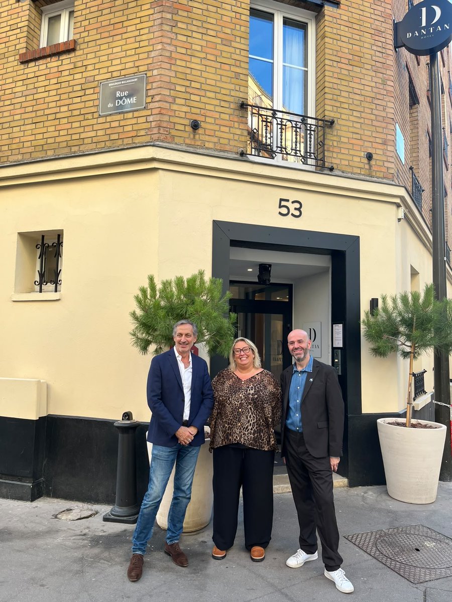 OTBB92's tweet photo. ✨ Hier, l’Hôtel Dantan a soufflé sa première bougie ! 🎂
Pour célébrer cette première année, retour en images sur ce moment.📸
📍 53 Rue du Dôme
#1An #Anniversaire #RetourEnImages #Hôtel #Tourisme #BoulogneBillancourt @Ville_BoulogneB @BoulogneCulture @DestinationHDS https://t.co/JE4Jffa0BE