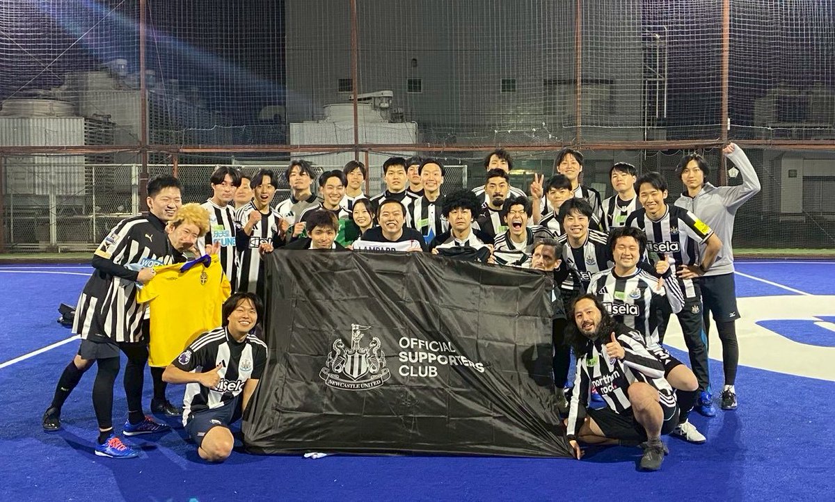 JapanMags's tweet photo. 【ニューカッスル・フットサル、やります！】

トゥーンよ集まれ！
ニューカッスルサポ限定フットサル開催決定🎉

日時：12/5(土)
時間：20:00-23:00 (22時で一度中締め)
場所：すみだフットサルアリーナ

今年も、白黒の俺たちだけでやります！🏁

ニューカッスルのユニを着て、ボールを蹴りたい方、お待ちしています！！
初参加の方ももちろん大・大・大歓迎！！

＝＝＝＝＝＝＝＝＝＝＝＝＝＝＝＝＝＝

そして…
◆フットサル終了後に、そのままタイン・ウェア・ダービーの観戦会を実施予定！！！🔥🔥
※試合開始時間未定

興味のある方はリプ or 引用 or DMにて反応をしてもらえるとありがたいです🚀
(LINEグループに招待させていただきます)