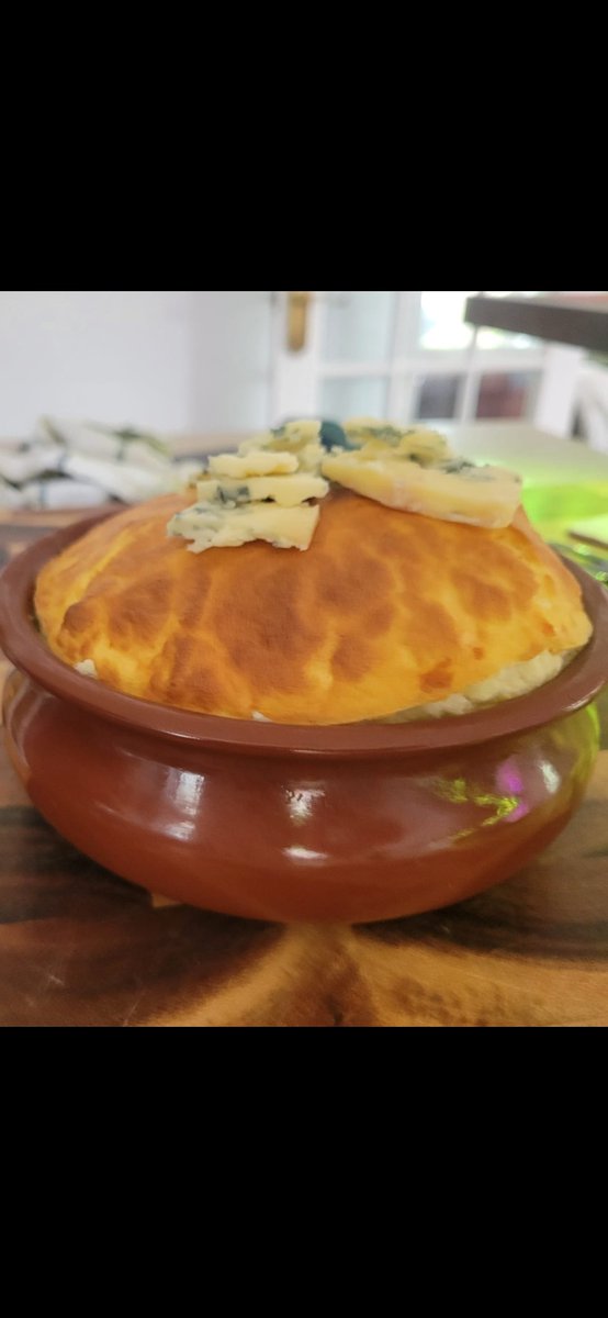 Rishistaxreturn's tweet photo. 3 cheese souffle for #humpDave #shamelesslikefarming but which cheddar parmesan blue combo did I use? 🙄🥰🥰🥰🤣 https://t.co/zJHzSaN7A3