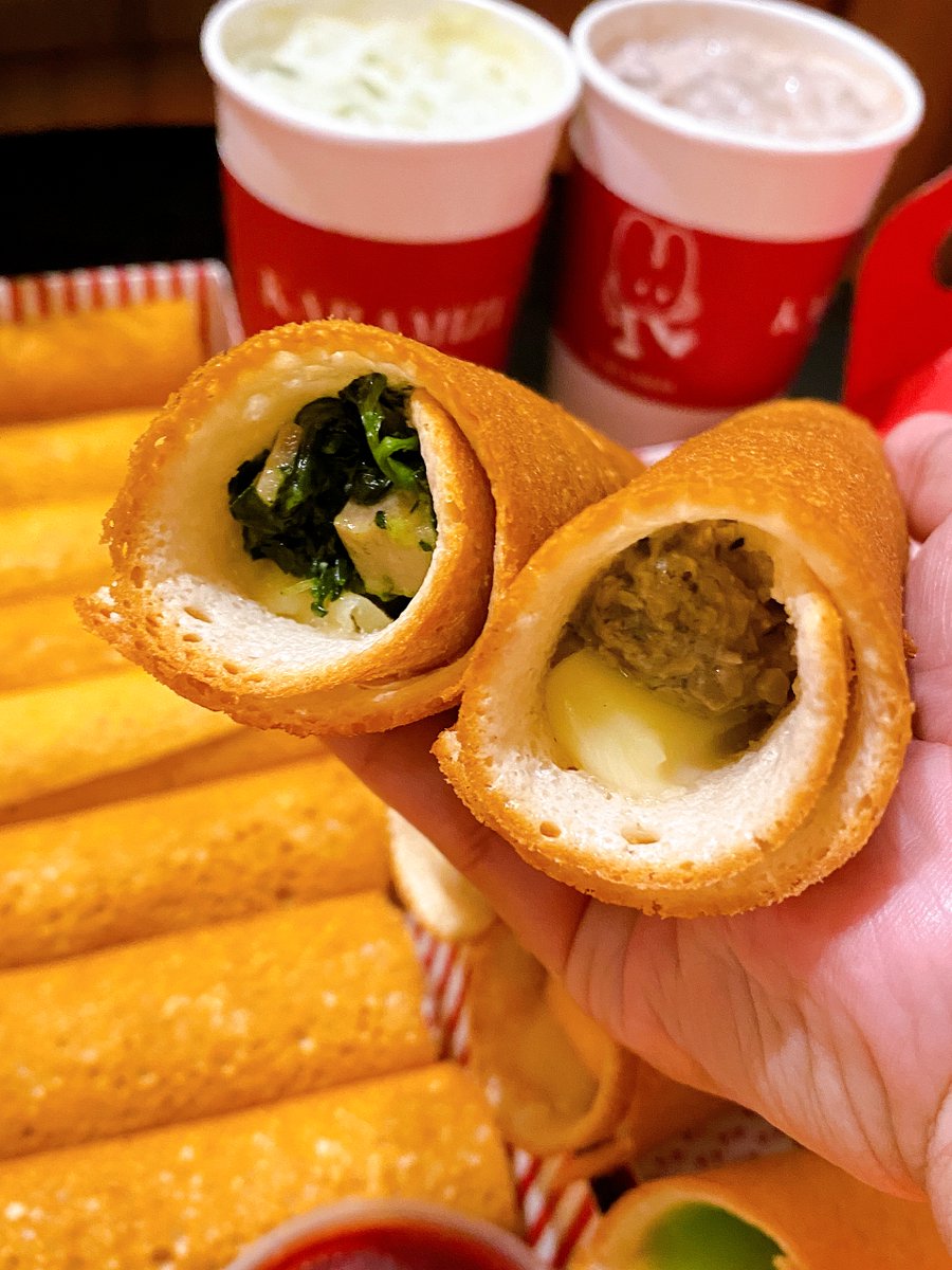 Kin24hrs's tweet photo. ทรัฟเฟิลชีสอร่อยจริงงง ผักโขมแฮมก็เริ่ดด ร้านนี้ทำได้ดีทั้งไส้คาวและหวานเลย แป้งไม่เหมือนใคร ชิ้นใหญ่สมราคา https://t.co/ZxUoAlhRUq