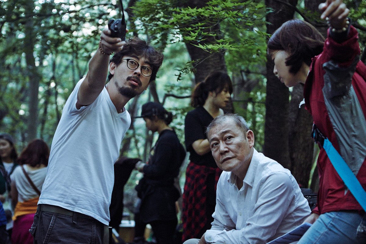 KlockworxInfo's tweet photo. ㊗️ナ・ホンジン監督『HOPE』
第35回釜日映画賞、最多５冠！

本日、釜山で開催された第35回釜日映画賞で、ナ・ホンジン監督最新作『HOPE』が最多５冠に輝きました。

🏆最優秀監督賞
🏆助演男優賞
🏆新人女優賞
🏆撮影賞
🏆美術・技術賞

『チェイサー』で、間に合わない焦燥を。
『哀しき獣』で、逃げ場のない現実を。
『哭声／コクソン』で、答えのない恐怖を。

『HOPE』以前の長編３作すべての日本公開に携わってきたクロックワークスとして、この快挙を心から祝福します！

そして、『HOPE』を日本のスクリーンへ届けるのは、ギャガさん（@gagamovie）。
2027年日本公開予定です！

次は、日本のスクリーンで。
またナ・ホンジン監督の映画に、容赦なくのみ込まれる日を待っています！

ナ・ホンジン監督、『HOPE』チームの皆さま、本当におめでとうございます🎉🎉