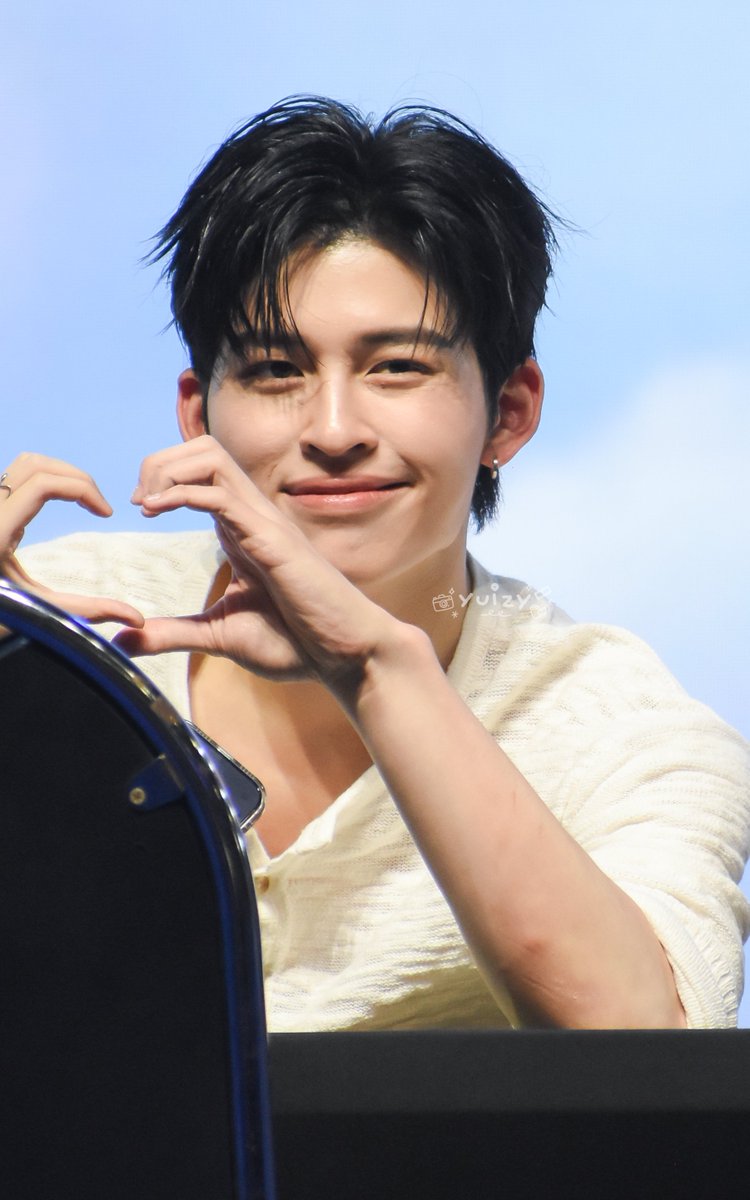 _yuizy_'s tweet photo. ร้ายนักอ้วม

PPP FAM FANIVAL FANSIGN

#GMMTVFANIVAL2026HappyFamilyxPP
#ปอนด์ภูวินทร์ #ppnaravit https://t.co/WCnn3lIr3s