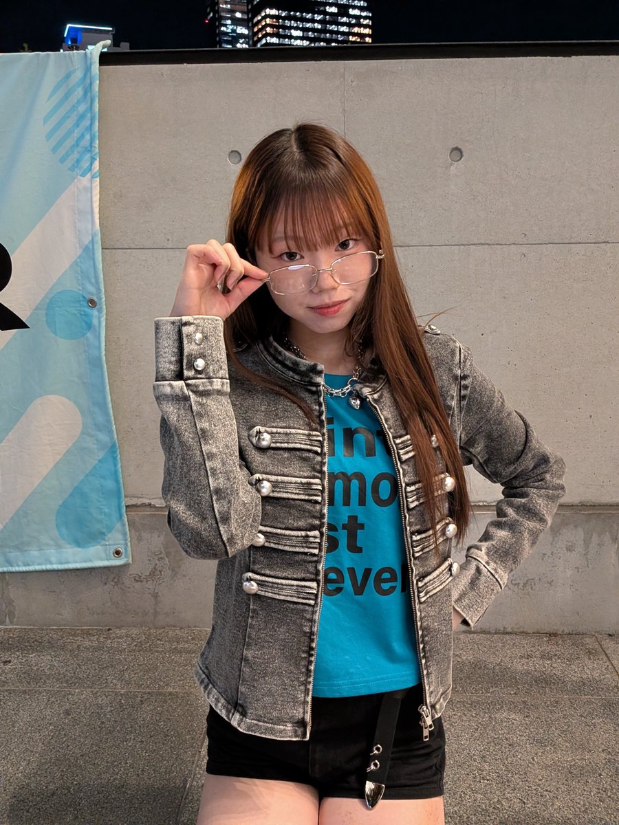 UEP_1129's tweet photo. 今日は仕事終わってから岩内幸乃さんのバスカーライブに行ってきました。
１部５曲目の途中からになりましたが幸乃さんのかっこいい🎸さばきで元気貰いました。まだバスカーでしか聞いたこと無いのでどこかでタイミング合えばライブハウスでと思ってます。
＃岩内幸乃
＃うめきたバスカー
＠SswYukky https://t.co/LEBRHO01o4