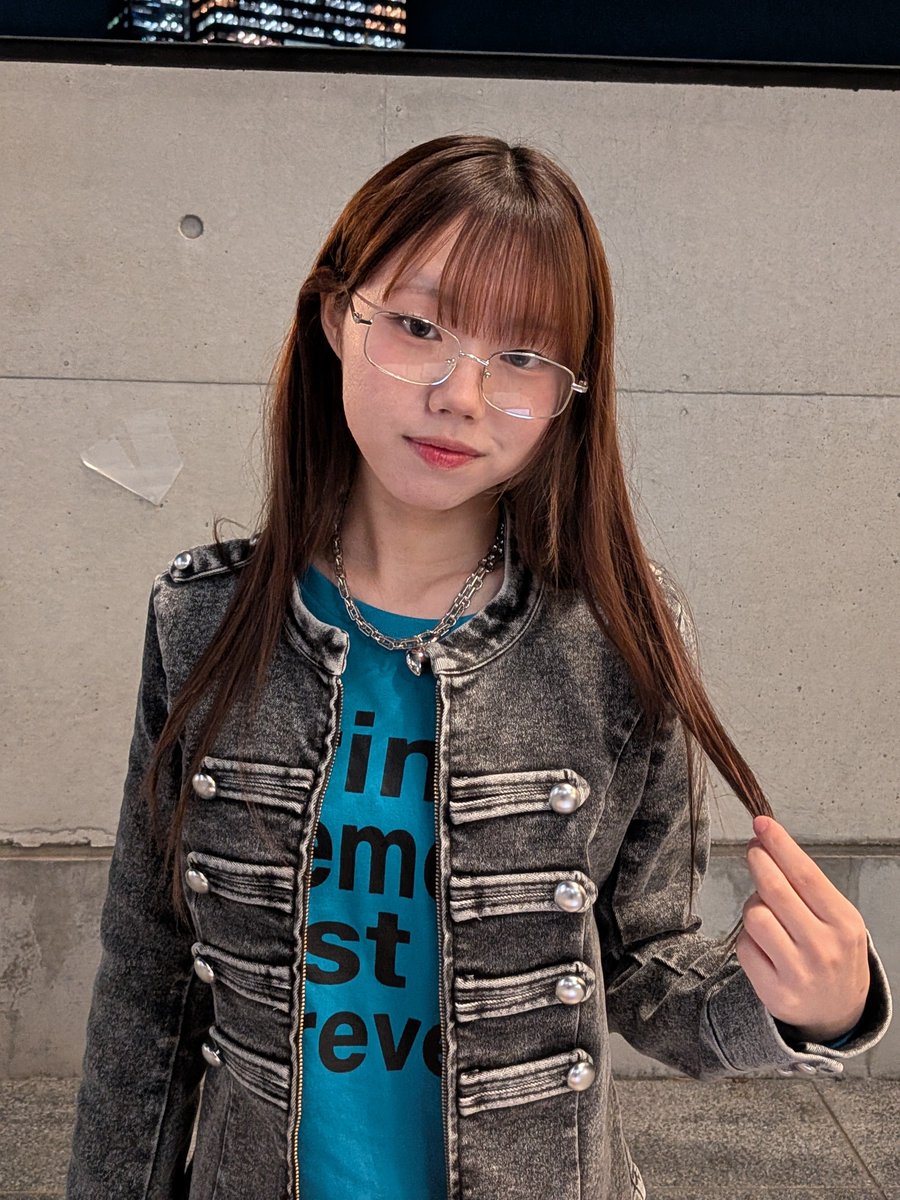 UEP_1129's tweet photo. 今日は仕事終わってから岩内幸乃さんのバスカーライブに行ってきました。
１部５曲目の途中からになりましたが幸乃さんのかっこいい🎸さばきで元気貰いました。まだバスカーでしか聞いたこと無いのでどこかでタイミング合えばライブハウスでと思ってます。
＃岩内幸乃
＃うめきたバスカー
＠SswYukky https://t.co/LEBRHO01o4