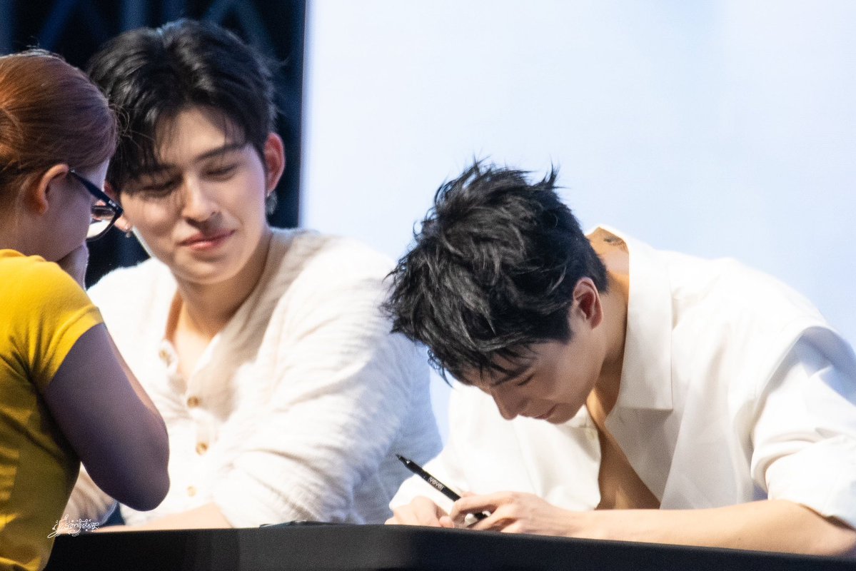 seetheright_1's tweet photo. เขินว่ะ แม่งเอ้ยยยยยย ฮีเอนดูน้องมาก 
🫠🫠🫠🫠🫠🫠🫠🫠🫠🫠🫠🫠

#GMMTVFANIVAL2026HappyFamilyxPP https://t.co/3zfz3RH1ue