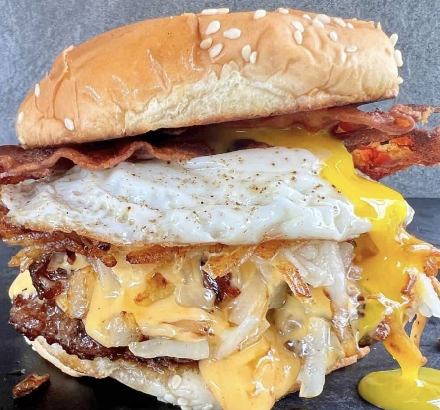 _we_love_food's tweet photo. Would you eat a Breakfast Burger? https://t.co/eabBzRujJK