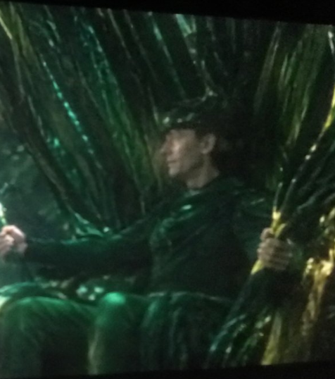 BuzzCrave_'s tweet photo. First look at Scarlet Witch (Elizabeth Olsen) confronting Loki as she attempts to take his powers in ‘AVENGERS: DOOMSDAY’.

[Source: @RmanAndre2] https://t.co/hEGJuvNRdc