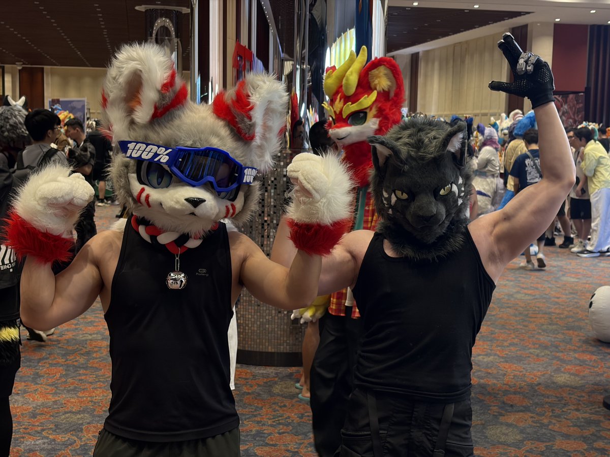 DominationMo's tweet photo. 打卡国庆节参加了hifurry
p3为别人拍照意外拍到我被人摸 https://t.co/pe8yCKW1aR