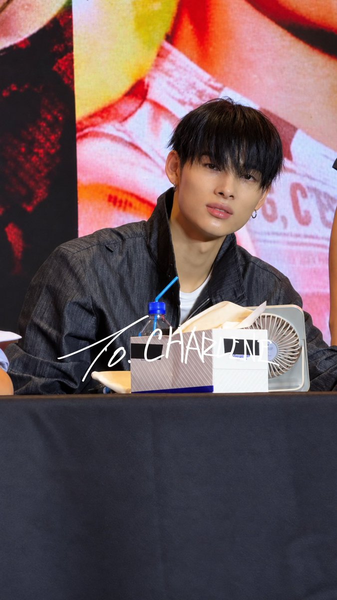 mylitolwonchu's tweet photo. 261004 | SHOPEE FANSIGN EVENT IN MNL

NI-KI looks so so so so good with his hair down 😩🤏🏻

#NI_KI #ENHYPEN_in_MNL #ShopeePH_with_ENHYPEN https://t.co/jXe7fPMiYX