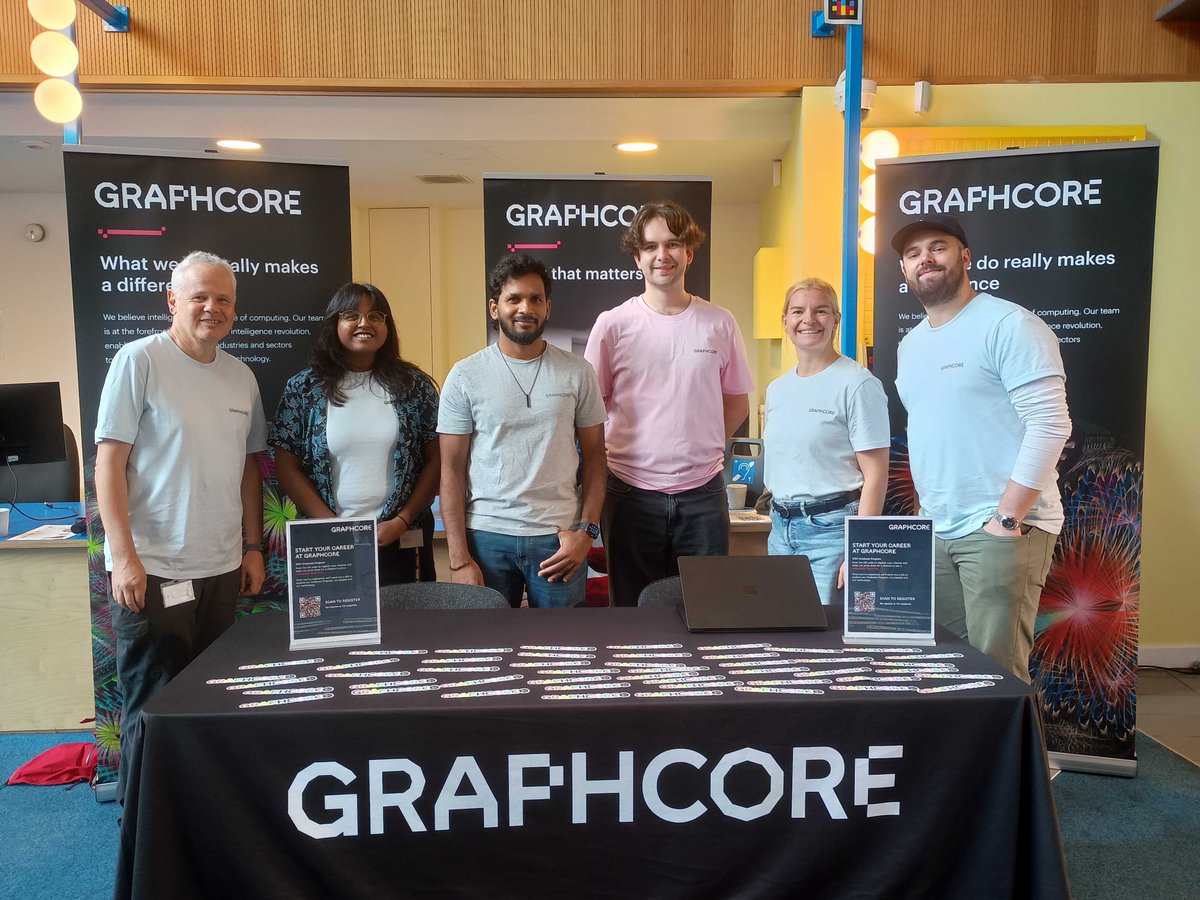 graphcoreai's tweet photo. First career move on your mind? Let’s talk! 🚀

We’re at the @BristolUni, meeting students and talking careers at Graphcore. Come say hello, bring your questions and discover where your ideas could take you.

#Graphcore #EarlyCareers https://t.co/0RA00mRaxu