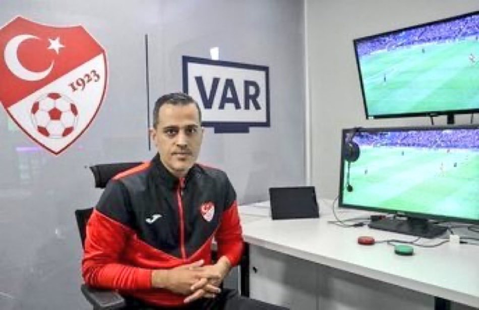 Yasin36FB's tweet photo. 💥💥💥 TESADÜF💥💥💥

16932 lisans numaralı İzmir bölgesi hakemi Alper Ulusoy, çift bylock kullanıcısı Mehmet Büyükekşi döneminde 

13 Galatasaray maçının 10'unda VAR 3'ünde AVAR olarak görev aldı.

Galatasaray 13 maçın 12'sinde galip gelirken 1'inde berabere kaldı.

Bu dönemde Alper Ulusoy Galatasaray’ın 6 maç üst üste var hakemliğini yaptı