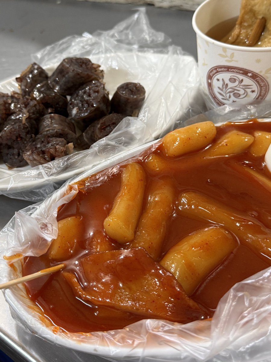 nyam0987z's tweet photo. 떡볶이 순대 오뎅 https://t.co/CCaenPyChn