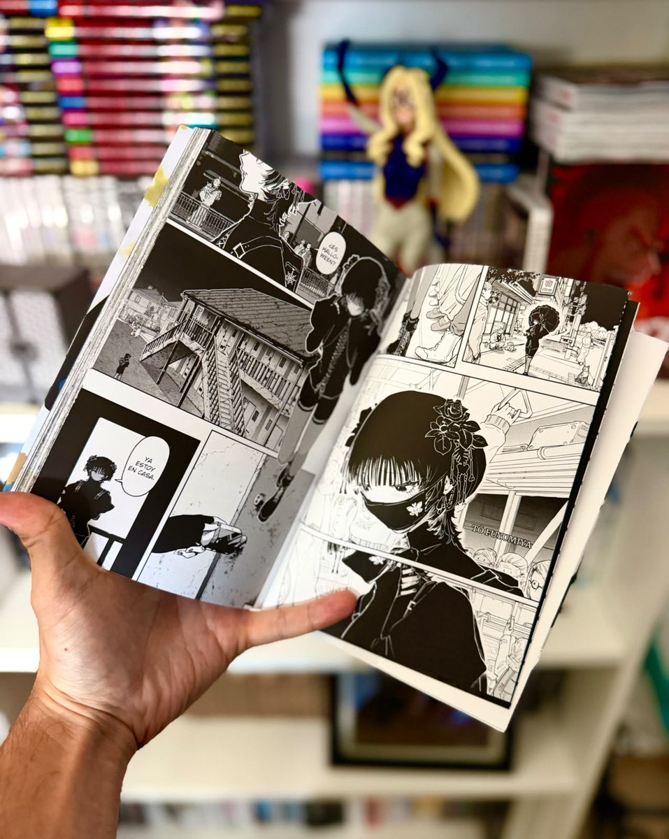 KibookEdiciones's tweet photo. ¡'OCHIKUBIMURA : La Aldea de los Decapitados' YA ESTÁ DISPONIBLE!

Esta maravillosa y terrorífica historia de cómo una escapada para desconectar y perder la cabeza se vuelve... literal; ya está disponible en nuestra web y librerías.

Tomo único ✨
https://t.co/Kc0H9X0Byq https://t.co/rpfWcP9a5P