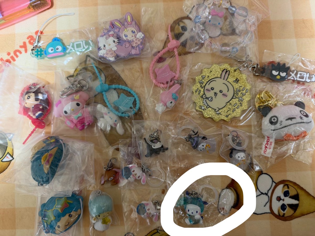 n_ayuni_'s tweet photo. @omochi_3028 画像お借りいたします。

こちらです◎
もし複数の交換可能でしたら、ハロウィンポチャッコ含め、2:3で検討いただけますと幸いです。

難しければお断りいただいて構いません！ https://t.co/Xgzlo6fexO