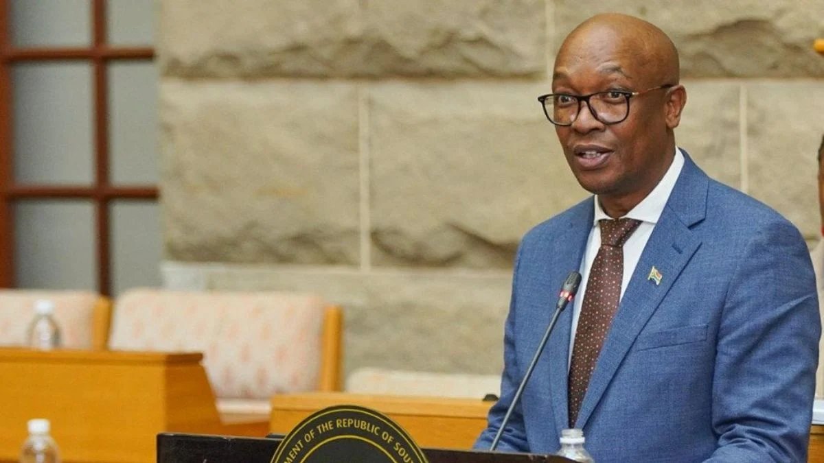 IsMeEmmanuel's tweet photo. The International Trade Administration Commission(ITAC) rejected 20% tariff hike on imported paper after investigation requested by Trade Minister Parks Tau following Mondi and Sappi complaints that cheap imports were hurting R33bn industry (R33bn invested past 7 years, https://t.co/p9MZ2oL9Hj