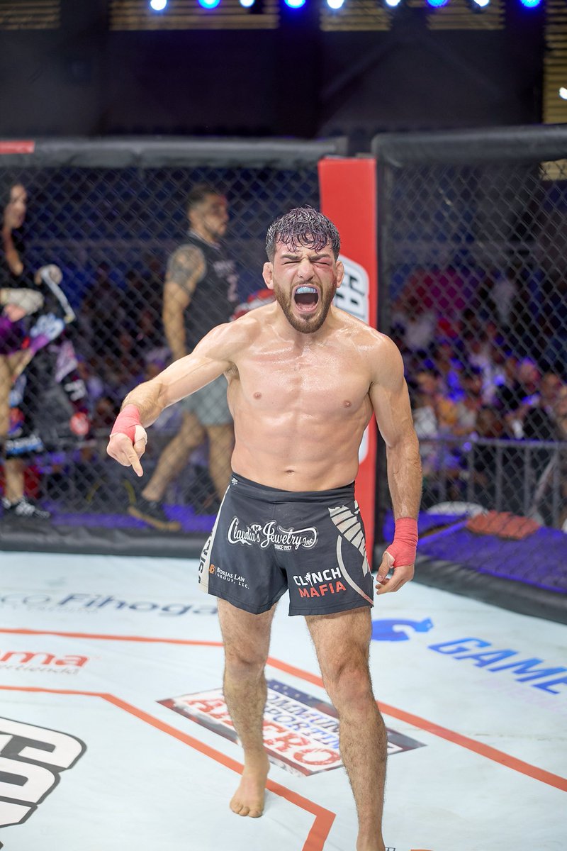 ShortyTorresMMA's tweet photo. もう駆け引きも、迷いもいらない。自分の実力は自分が一番わかっているし、ジャッジのせいで人を信じられなくなったからこそ、最初からそうすべきだったやり方でいく。ただ見せ場を作るだけの試合はもう終わり。賢く戦い、素早く決着をつけ、次な���戦いに備えるだけ。次の挑戦を、ここで待ち構えているよ ❤️‍🔥