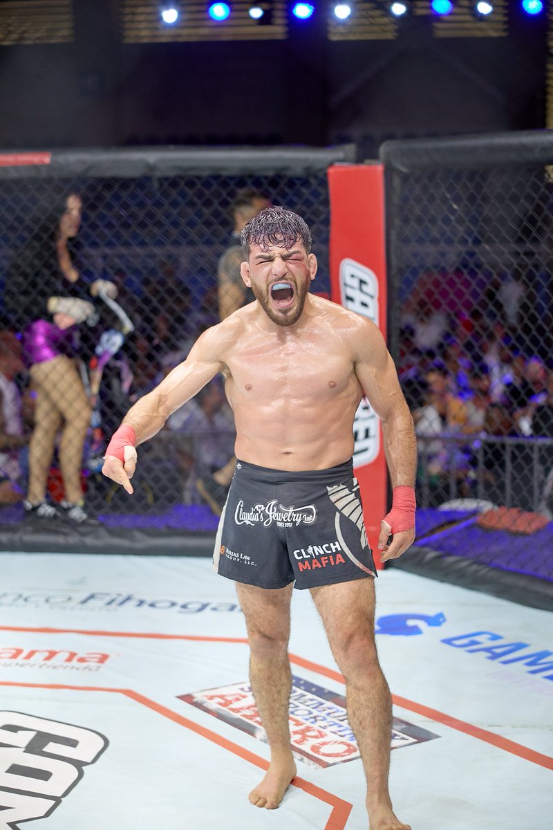 ShortyTorresMMA's tweet photo. もう駆け引きも、迷いもいらない。自分の実力は自分が一番わかっているし、ジャッジのせいで人を信じられなくなったからこそ、最初からそうすべきだったやり方でいく。ただ見せ場を作るだけの試合はもう終わり。賢く戦い、素早く決着をつけ、次な���戦いに備えるだけ。次の挑戦を、ここで待ち構えているよ ❤️‍🔥
