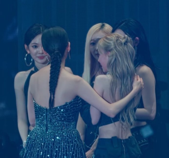 watasi486's tweet photo. 저거보고 생각난건데 이때 mj 왤케 홍당무개상태엿던거지 https://t.co/Cn5RquaCmj