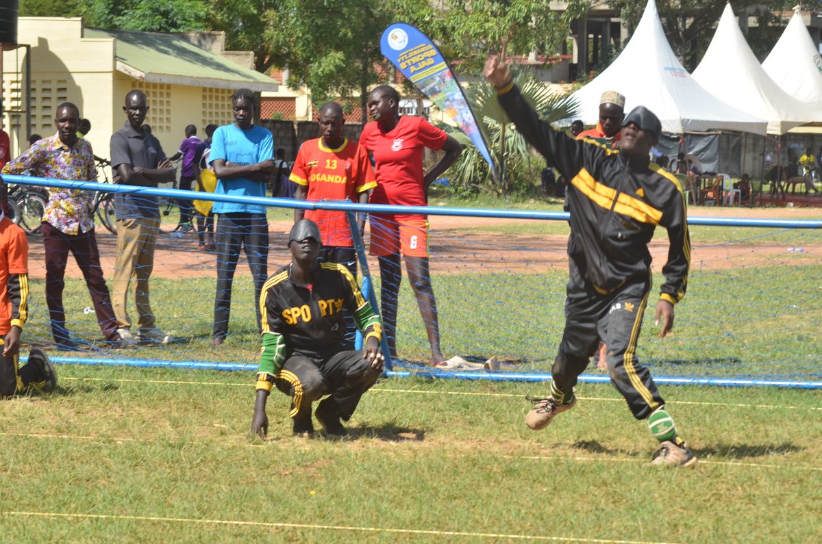 UGParalympics's tweet photo. 🥅 Goalball

If you have never watched goalball before, it is such an interesting sport to experience.

The athletes rely so much on sound, movement and teamwork as they listen for the ball and protect their goal.

#NationalDisabilitySportsGala #Goalball #DisabilitySport https://t.co/XfL6tp8iOn