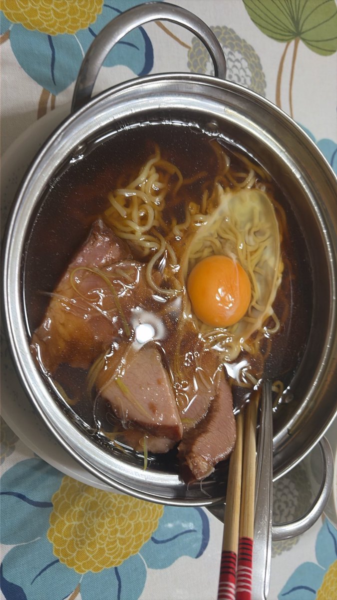 kai0890edilp8's tweet photo. ということで醤油ラーメン食べます https://t.co/TupZTqOYYh