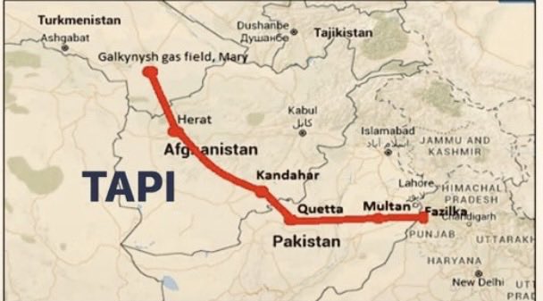 NajibAlikhil's tweet photo. د دهلیزونو او اتصال ستراتیژي
هغه بله ورځ مې یوه ځانګړي سپېس کې د واخان دهلېز په اړه برخه واخیسته. 
د ما او ډیرې ګډونوالو نظر دا و چې د افغانستان پرمختګ یوازې د دهلیزونو، وصل او اتصال او په ټوله کې د اقتصاد محوره تګلارې په خپلولو ممکن دي.
افغانستان په اوږدو کلونو کې د جیوپولیتیکي او امنیت محوره ملاحظاتو له امله، د سترو سیالیو په ډګر بدل شوی و چې اوس د یوې حیاتي ستراتېژۍ په توګه، د دهلیزونو پرانیستل او د سیمه ایزو سترو پروژو عملي کول به افغانستان ته دایمي سوله او ثبات او اقتصادي پرمختګ له ځانه سره راوړي. 
پدې اړه د واخان دهلېز ته پاملرنه او د چین په شان د نړۍ دویم اقتصادي قدرت سره مستقیم وصل به، افغانستان په سوداګریزو او ترانزیتي چارو کې د ځینو ګاونډیو له فشار او احتیاج څخه تر ډیره وژغوري.
اصلي خبره دا چې د واخان دهلېز، د لاجورودو لار، د ترانس- افغان د ریل پټلۍ ، ټاپي او نورو سترو پروژو تطبیق به د افغانستان ځانګړۍ جغرافیایې موقعیت، په عمل کې ثابت کړي. 
د یادولو وړ ده چې د واخان دهلېز او سیمه ایز اتصال او متقابله اقتصادي وابستګي به د اړیکو د پیاوړتیا زمینه برابره او افغانستان به د همکاریو په میدان بدل کړي، نه د نویو سیالیو په ډګر.
افغانان باید بالاخره د مالکیت احساس پیاوړی او د ملي ګټو په رڼا کې په کور دننه د تعلیم په شمول د شته ستونزو د حل لپاره یوه معقوله لاره پیدا کړي. 
په یاد ولرئ چې د تاریخي موقع د درک او ورڅخه ګټه اخیستنه به افغانستان د سیمه ایز تجارت او ترانزیت په مرکز بدل او د نورو سره سیال کړي.